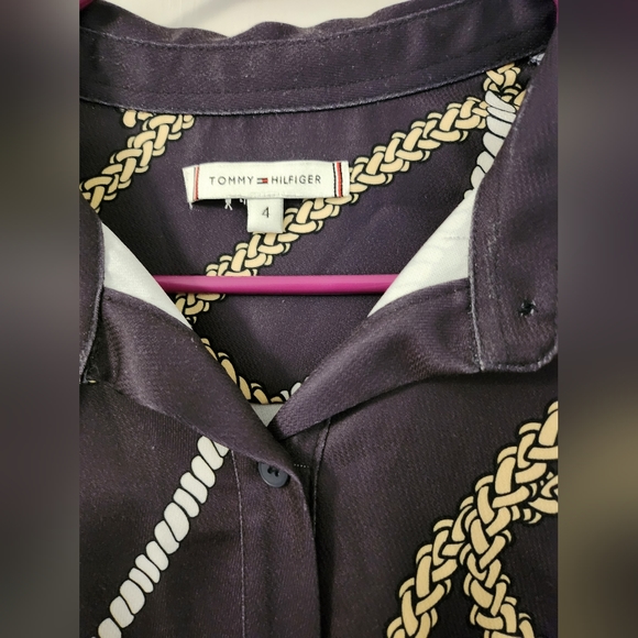 Tommy Hilfiger - Picture 2 of 3